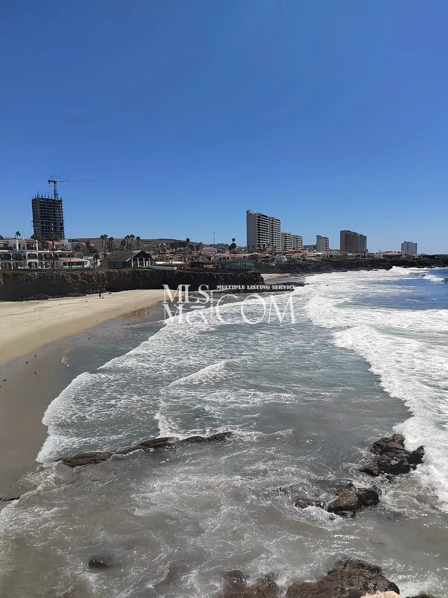 Oceanfront Furnished Condo for Rent in Rosarito, Baja California | 1 🛏️ | 2 🛁 | Private Beach | Near San Diego Border