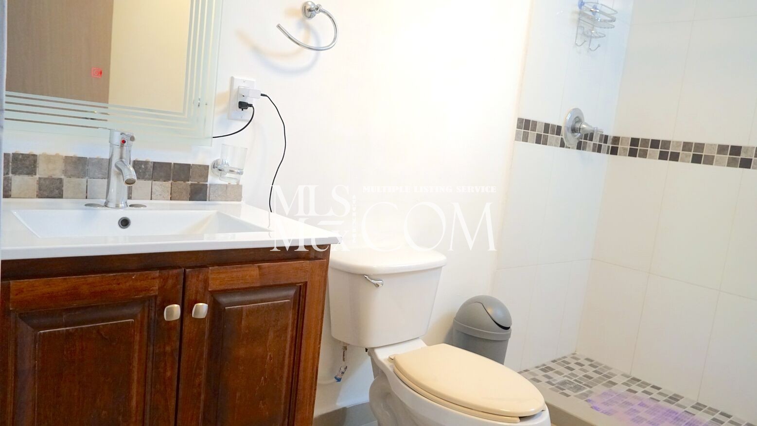 Paseo El Morro #1 – Your Ground-Floor Beach Escape– $900/Month (Utilities Included)